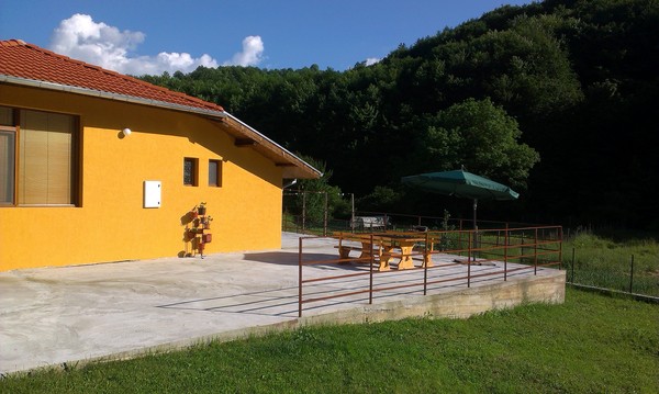 Почивка в Къща за гости ФЕМИЛИ СПОРТ, Троян