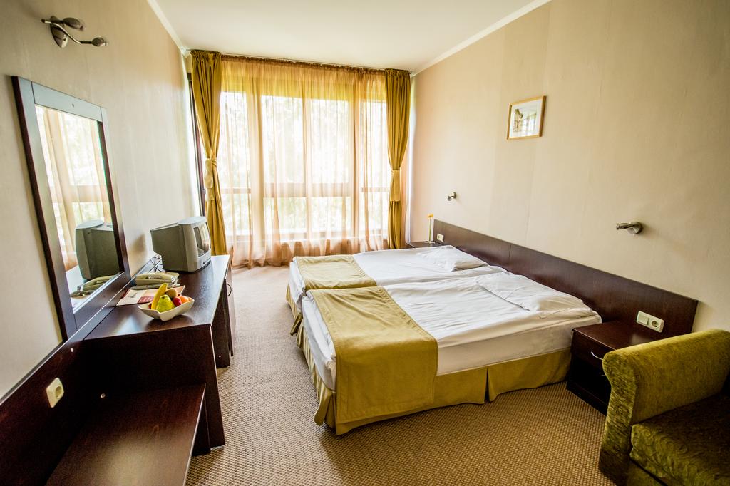All Inclusive Великденски и Майски празници в хотел Снежанка, Пампорово