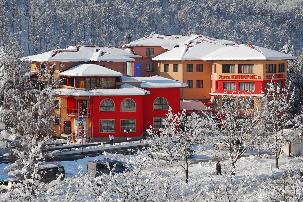 Релакс и СПА в Хотел Кипарис, Смолян